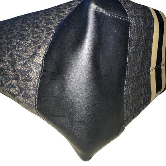 Michael Kors large Eva Tote - Picture 5 of 8